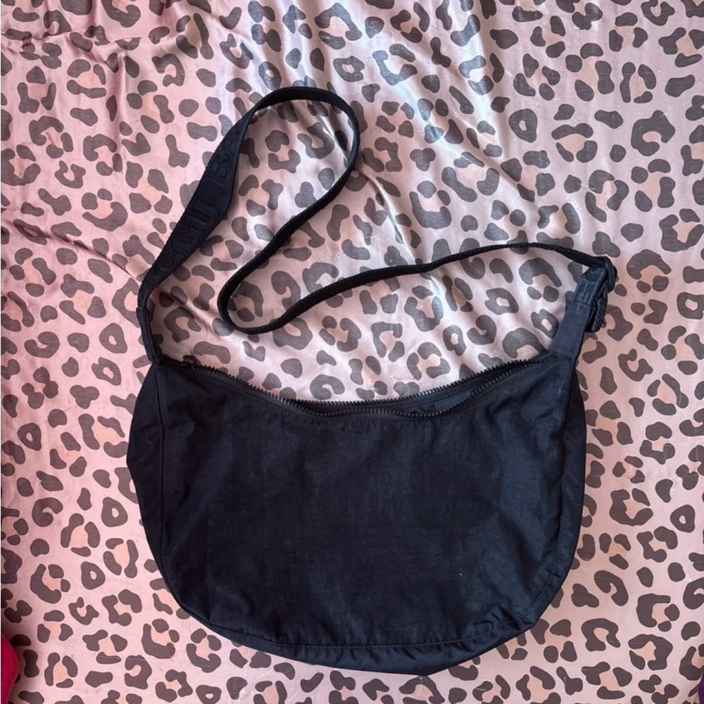 Black medium Baggu crescent bag